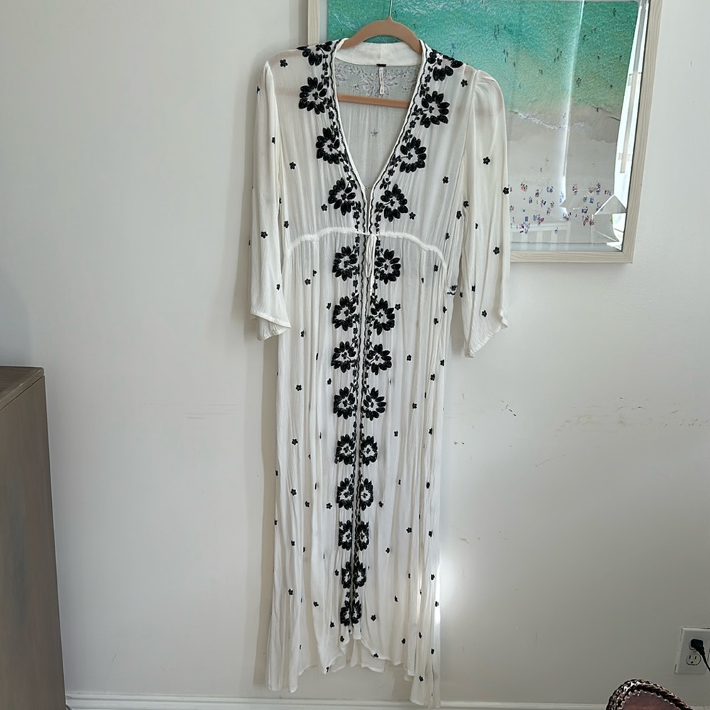 Free People midi dress in white. Size M